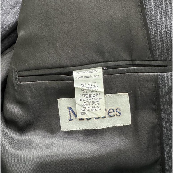 Calvin Klein suit 42R - Picture 4 of 4